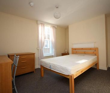 4 bedroom terraced house to rent - Photo 6