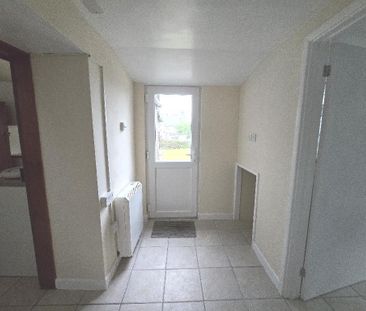2 bedroom semi-detached house to rent - Photo 2