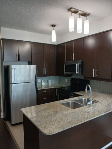 For Lease - 18 Harbour Street Unit# 1611, Toronto, Ontario - Photo 3