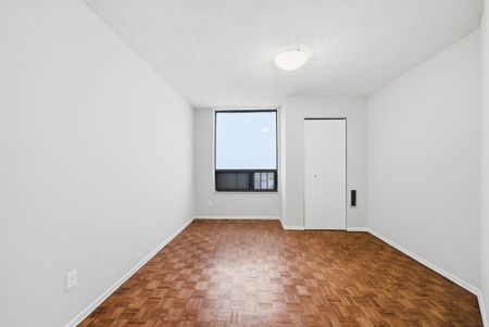 For Lease - 2350 Dundas Street Unit# 2607A, Toronto, Ontario - Photo 5