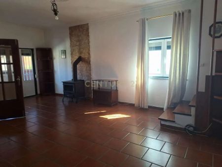 RUA DO TEJO, Bairro 1º de Maio, Tires 57, São Domingos de Rana, Lisbon 2785-808 - Foto 4