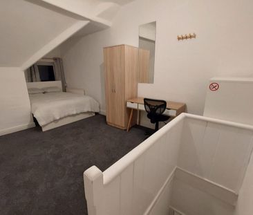 4 bedroom terraced house to rent - Photo 6