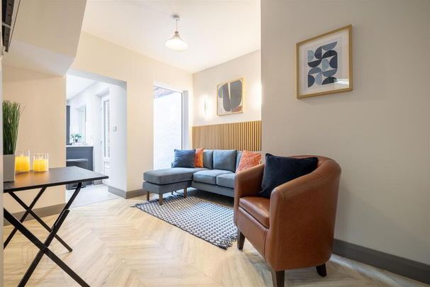 Room 3, 65 Greenore Street, Belfast, BT6 8NF - Photo 1