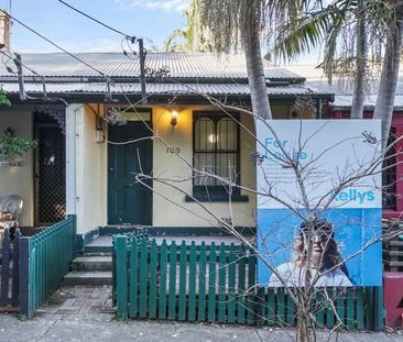 Charming Two-Bedroom Terrace in Leafy Enmore - Photo 5