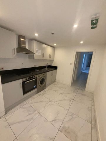 Studio Flat, High Street, CR7 - Photo 4