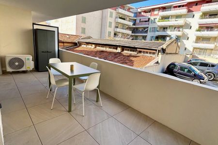 2P neuf, meublé, terrasse, Port - Photo 4