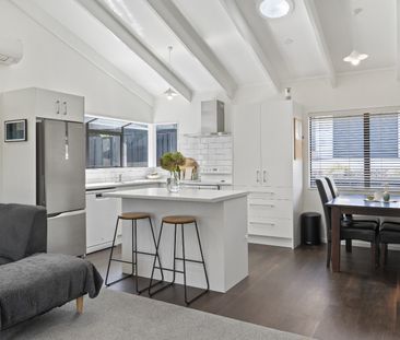 Magnificent on Meander - Welcome Bay - Photo 6