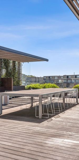 Easy Lakeside Living - Photo 1