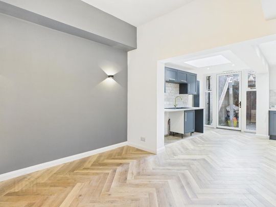 Room 1, 419 Woodstock Road, Cregagh Road, Belfast, BT6 8PW - Photo 1