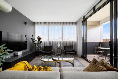 Fully Furnished Cosmopolitan Living with North-Facing Balcony - Photo 2