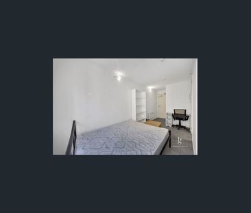 Studio apartment with excellent surrounding & furnished. Self-conta... - Photo 3