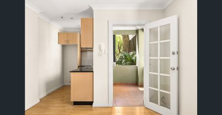 Modern home in a boutique security block - Photo 3