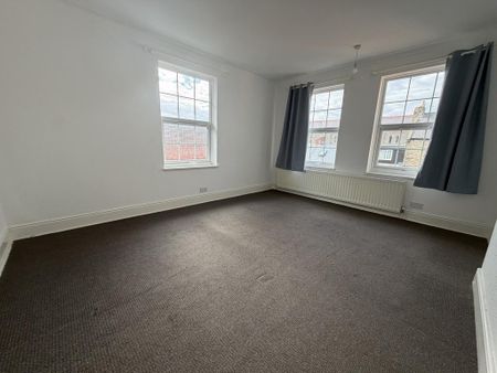 4 bedroom detached house to rent - Photo 3