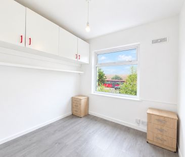 London Road, Ashford, Surrey,TW15 - Photo 2
