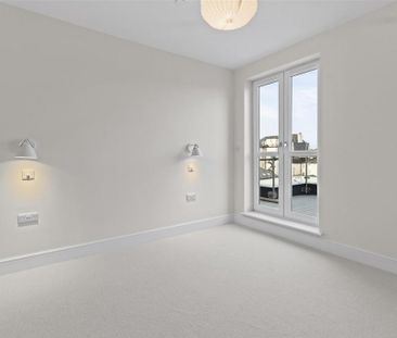 2 bedroom penthouse to rent - Photo 6