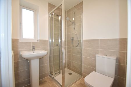 2 bedroom semi-detached house to rent - Photo 5