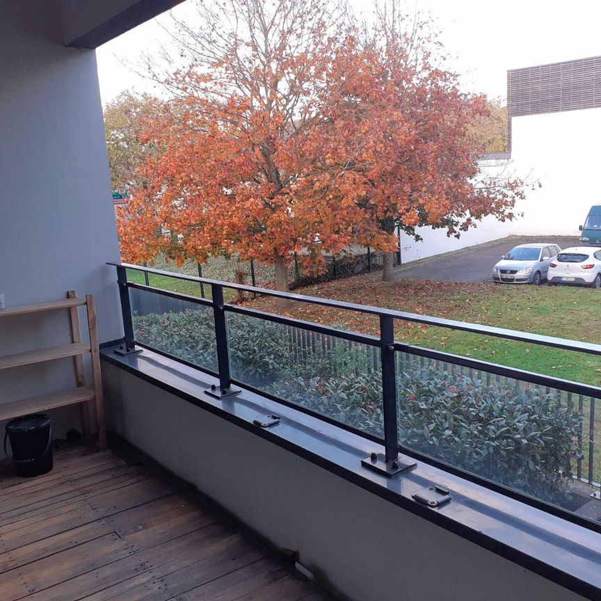 Pour visiter, appeler le 02.23.55.91.17 RENNES, rue Eugène Pottier. Un appartement de T2 situ... - Photo 1