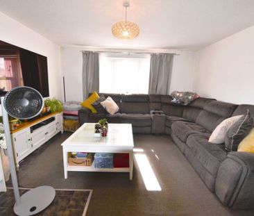 2 bedroom Flat in Flat 3, Leeds - Photo 2
