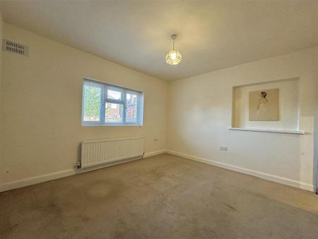 3 bedroom detached house to rent - Photo 5