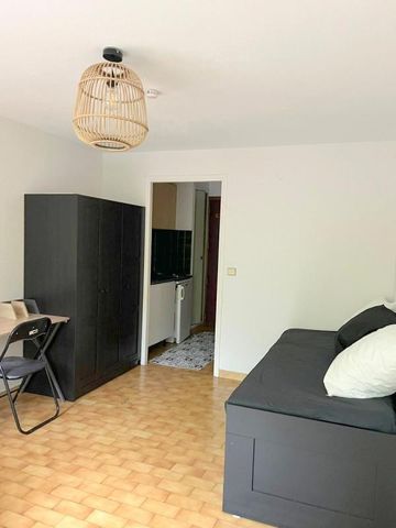 Studio meublé 19.95 m², kitchenette équipée, avec balcon. - Photo 2