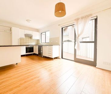 Stylish Townhouse in the Heart of Liverpool (Unfurnished) - Photo 5