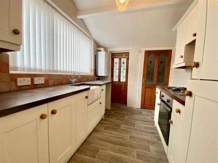 2 bedroom apartment to rent - Photo 4