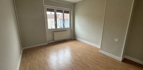 Location Appartement 2 pièces 44m² LE CREUSOT 71200 - Photo 2
