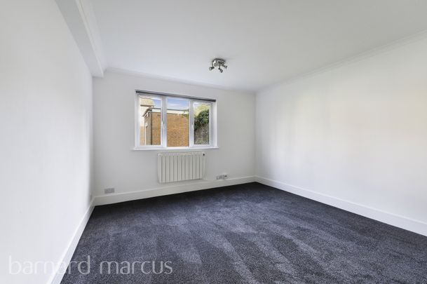 Oxford Road, Redhill - Photo 1