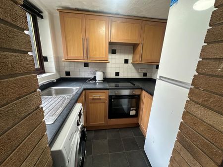 2 bedroom house to rent - Photo 3