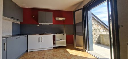 Location Appartement 5 pièces 84m² ST CHELY D APCHER 48200 - Photo 3