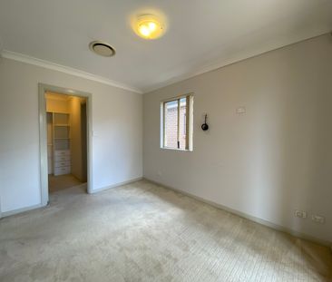 Spacious Duplex With Ducted Air Conditioning Throughout - Photo 4