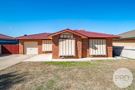 2 Kimba Drive, Glenfield Park NSW 2650 - Photo 2