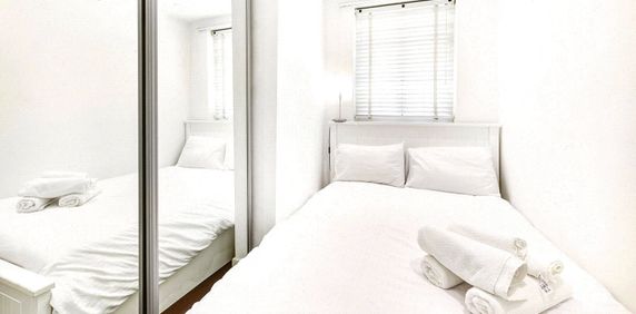 West Eaton Place, Belgravia, SW1X flat to rent - Photo 2