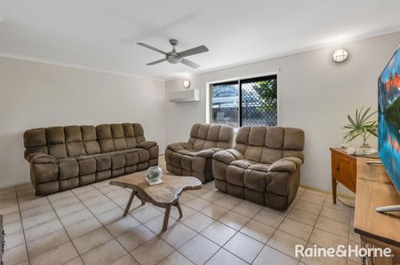 Bucasia Living on a corner block - Photo 3