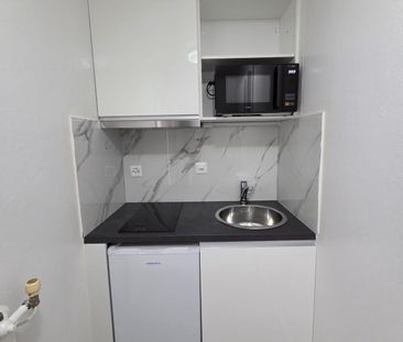 Appartement 1 pièce rénové à louer près de la cathédrale de Fribourg - Foto 3