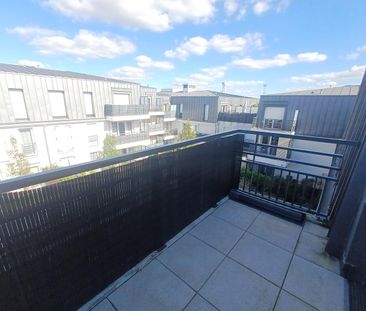 location Appartement T2 DE 41.3m² À CARRIERES SOUS POISSY - Photo 2