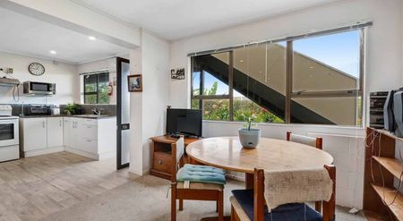 Easy Beachside Lifestyle - Photo 2