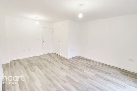 2 bedroom end of terrace house to rent - Photo 3