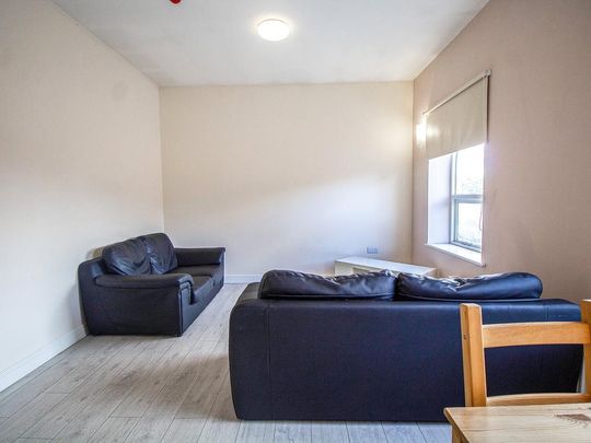 3 bedroom apartment to rent - Photo 1