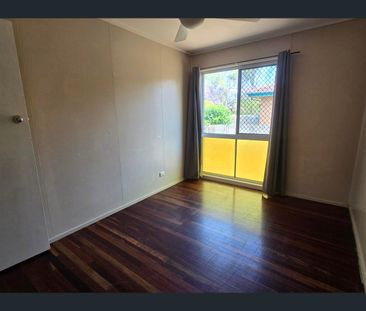 27 Sean Street, Riverview, Qld 4303 - Photo 4