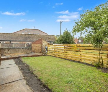 2 bedroom semi-detached house to rent - Photo 6