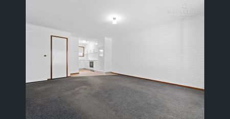 Freshly Renovated CBD Living - Photo 4