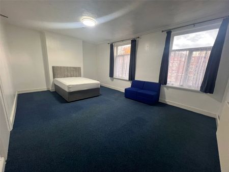 Tettenhall Road, Wolverhampton, West Midlands, WV3 - Photo 3