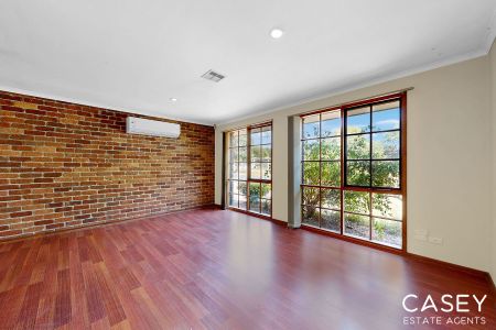 3 Strafford Avenue, Cranbourne - Photo 2