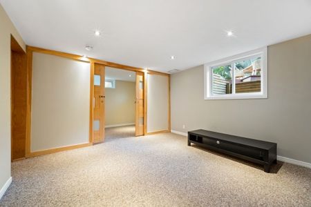 For Lease - 1252 Tompkins Street Unit# Unit B, Parkway Park - Queensway Terrace S and Area, Ontario - Photo 2