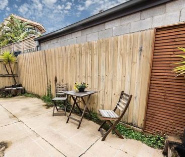 MORDIALLOC BAYSIDE & VILLAGE LIFESTYLE! - Photo 3