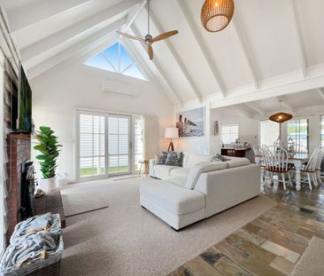 Charming Coastal Retreat. - Photo 1