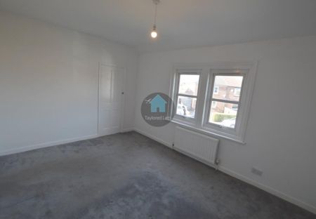 2 bedroom semi-detached house to rent - Photo 5