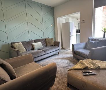 4 bedroom terraced house to rent - Photo 1