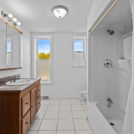 Logement à louer 4 1/2 + rangement sous-sol - Photo 3
